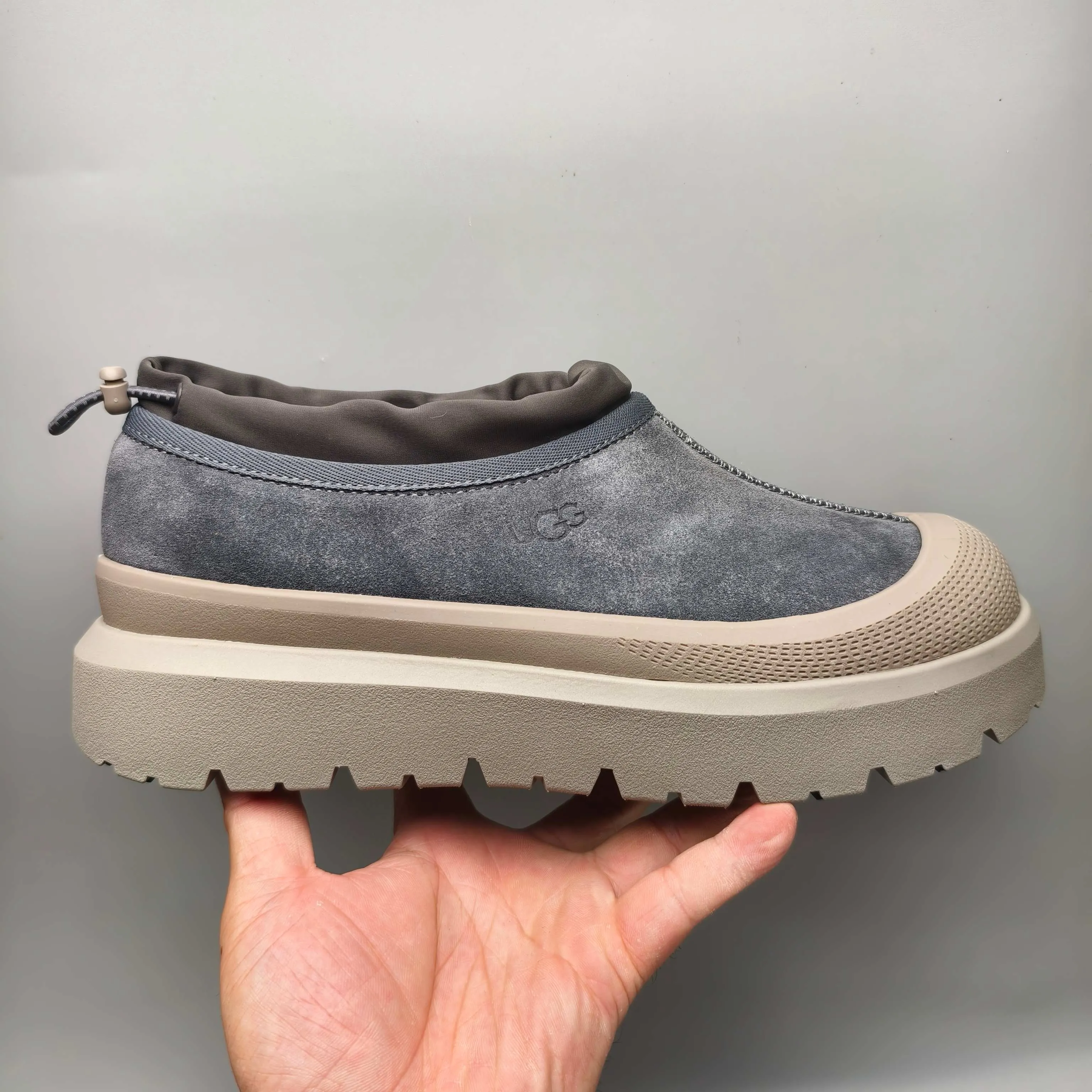 💰520 UGG sheepskin all-in-one snow boots 4096 slip-on casual trendy Wang Yibo men's and women's shoes Color: white red black blue yellow light gray dark gray green Matching sizes: 35-45